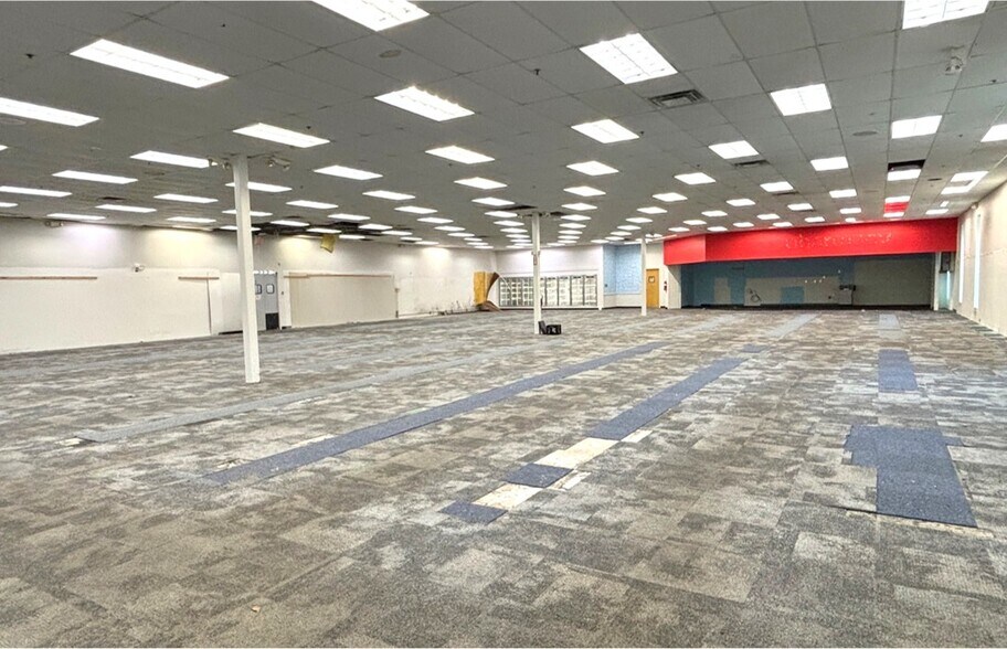 More Photos Of 42191 W 14 Mile Rd, Novi Drugstore For Sale