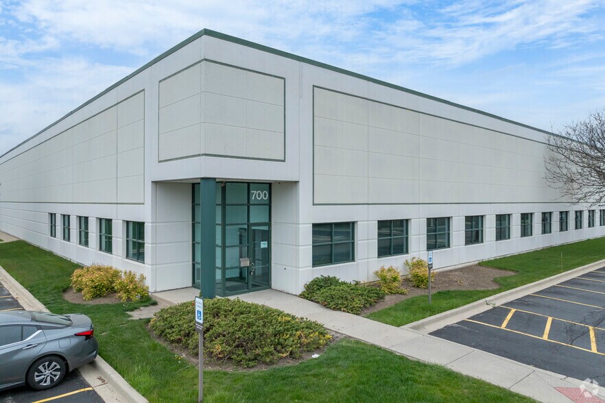 Primary Photo Of 700-740 Corporate Woods Pky, Vernon Hills Distribution For Lease