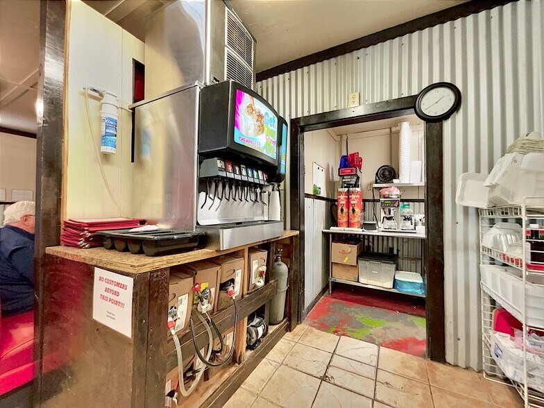 More Photos Of 3047 TX-16 Hwy, Tilden General Retail For Sale