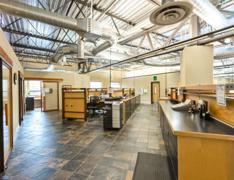 More Photos Of 25820 Highway 2, Sandpoint Flex For Lease