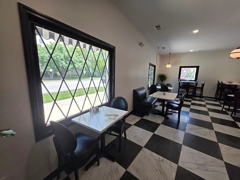 More Photos Of 415 Saint Louis Ave, Excelsior Springs Restaurant For Lease