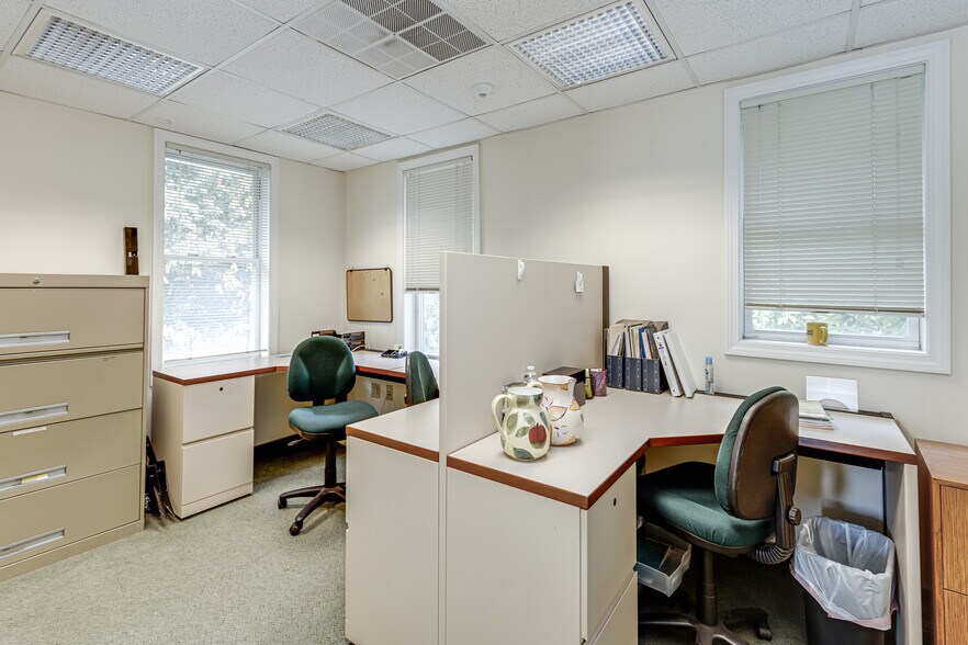 More Photos Of 221 S Main St, Flemington Office For Sale