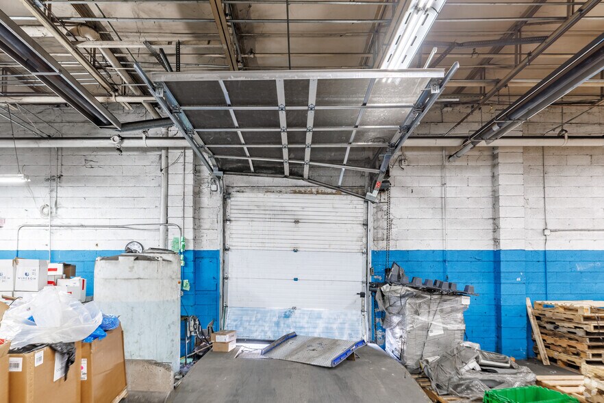 More Photos Of 151 Midler Park Dr, Syracuse Manufacturing For Sale