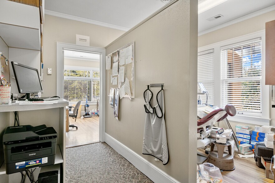 More Photos Of 614 S Main St, Blacksburg Medical For Sale