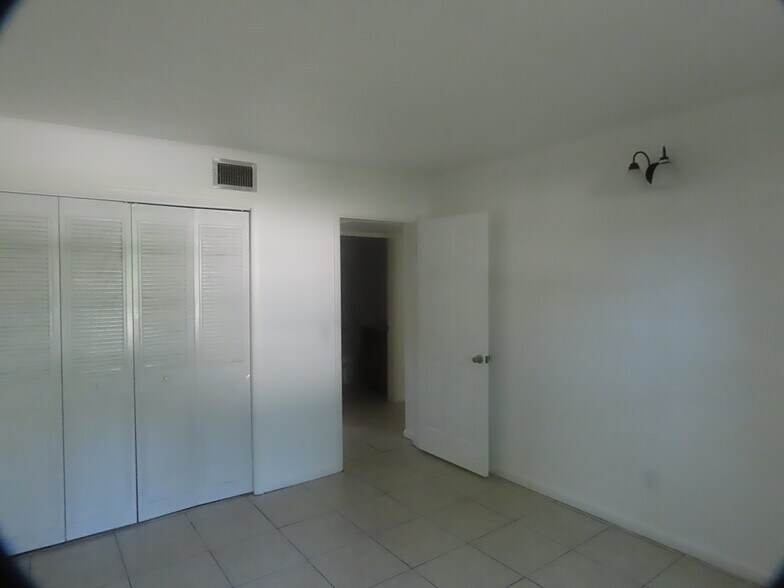 More Photos Of 1307 Cook St, Deland Apartments For Sale