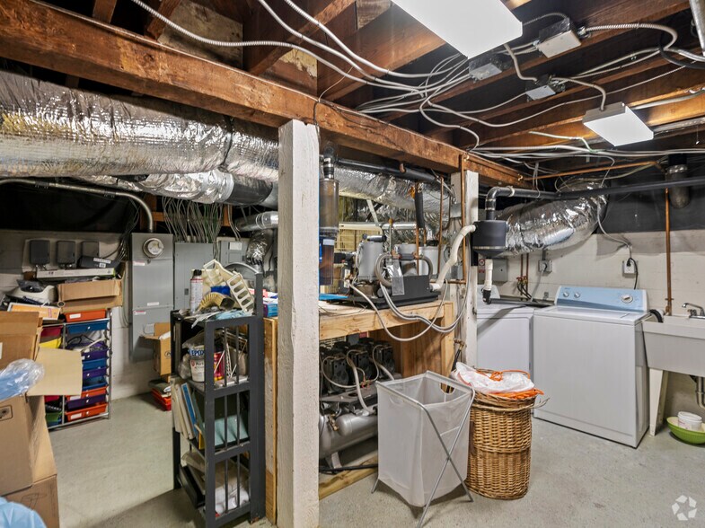 More Photos Of 652-670 E Santa Clara St, San Jose Medical For Sale