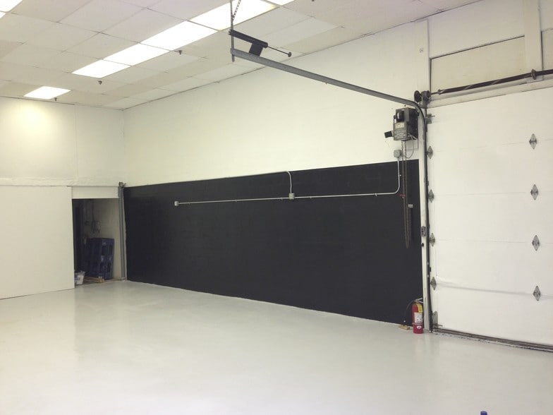 More Photos Of 2929-2933 Vauxhall Rd, Vauxhall Storefront For Lease