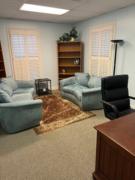 More Photos Of 3580 Habersham At Northlake, Tucker Medical For Sale