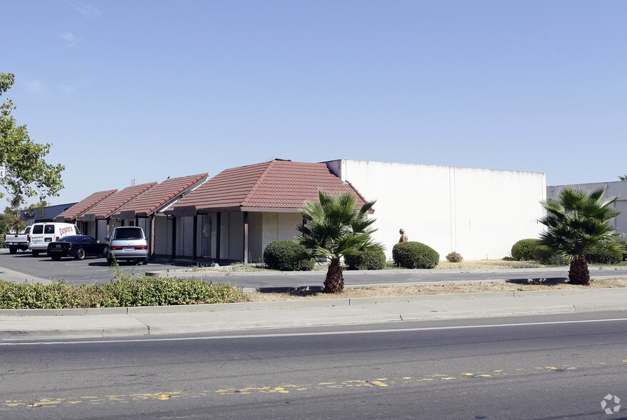 More Photos Of 5501 66th Ave, Sacramento Warehouse For Lease