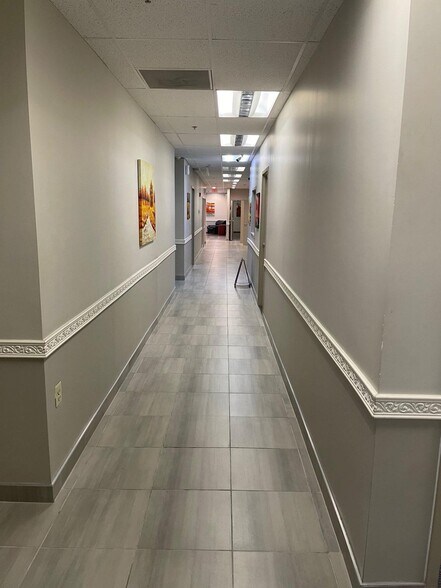 More Photos Of 401 Commerce Dr, Fort Washington Medical For Lease