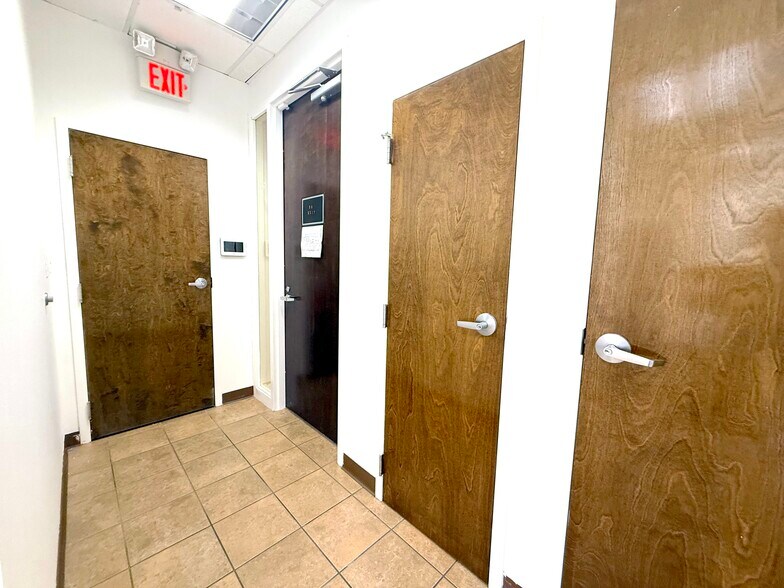 More Photos Of 6735 Conroy Windermere Rd, Orlando Medical For Sale