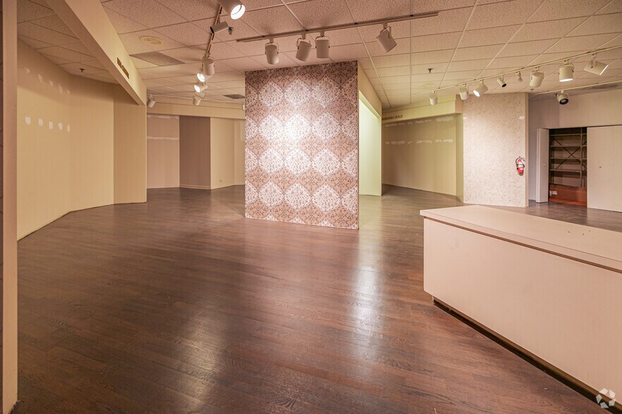 More Photos Of 23533 Mercantile Rd, Beachwood Flex For Sale