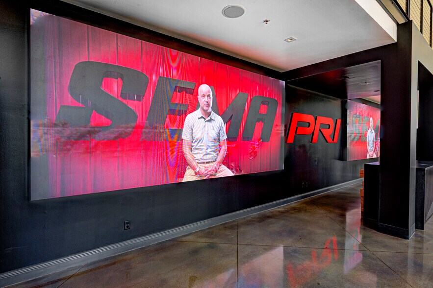 More Photos Of 1255 Main St, Indianapolis Service For Lease