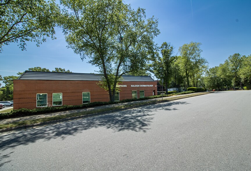 More Photos Of 800 Springfield Commons Dr, Raleigh Medical For Sale