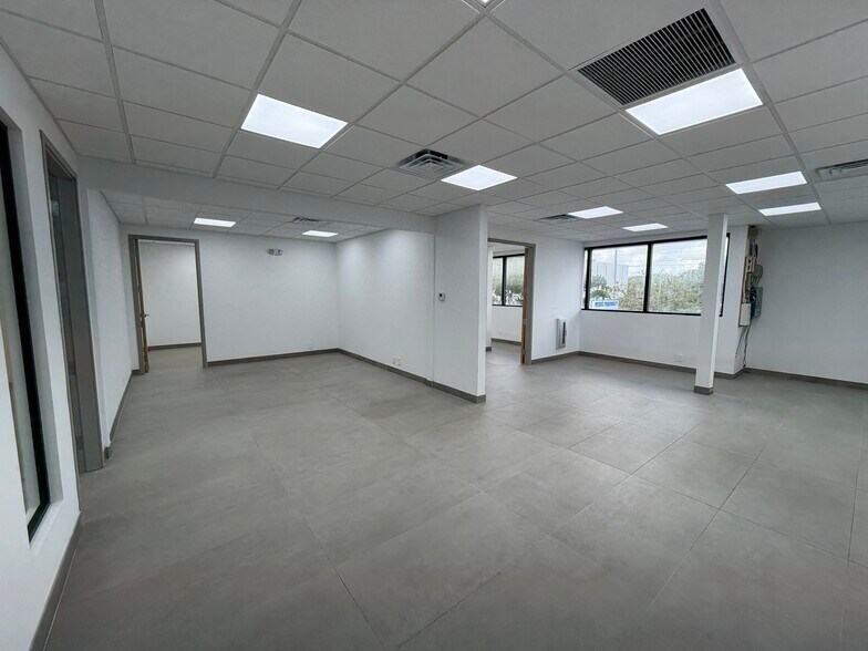 More Photos Of 5170 N Federal Hwy, Fort Lauderdale Storefront Retail Office For Lease