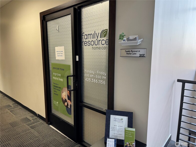 More Photos Of 325 E George Hopper Rd, Burlington Office For Sale