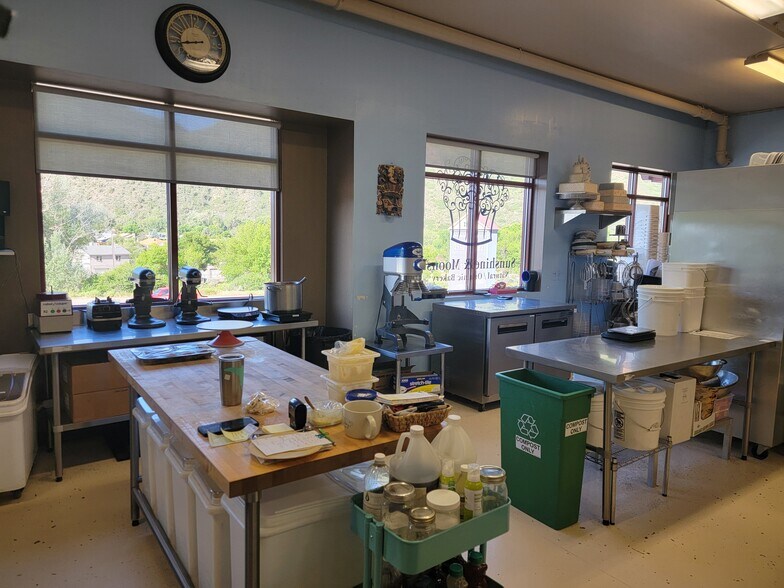 More Photos Of 2550 Highway 82, Glenwood Springs Showroom For Sale