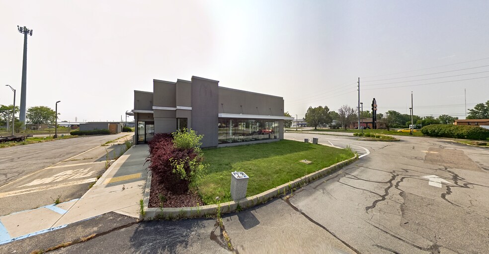 More Photos Of 3010 Coliseum Blvd, Fort Wayne Storefront For Lease