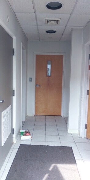 More Photos Of 671 Pennington Ave, Trenton Office For Sale