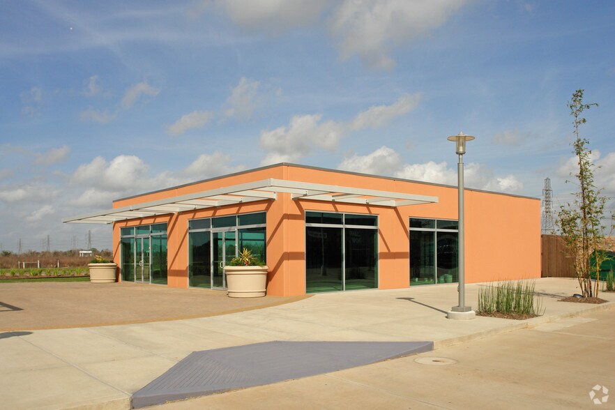 More Photos Of 10555 Pearland Pky, Houston Unknown For Sale