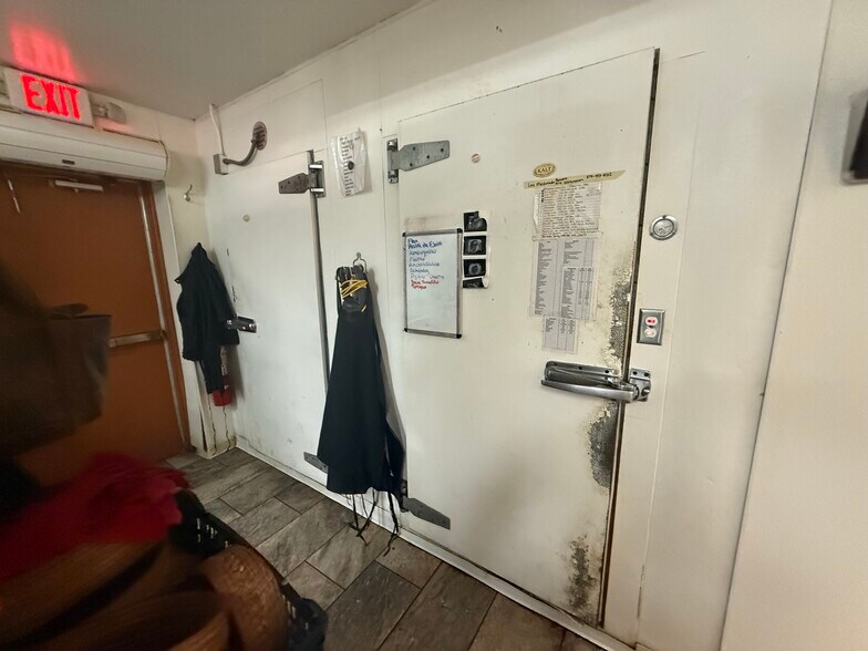 More Photos Of 109 E Corpening Ave, La Mesa Restaurant For Sale