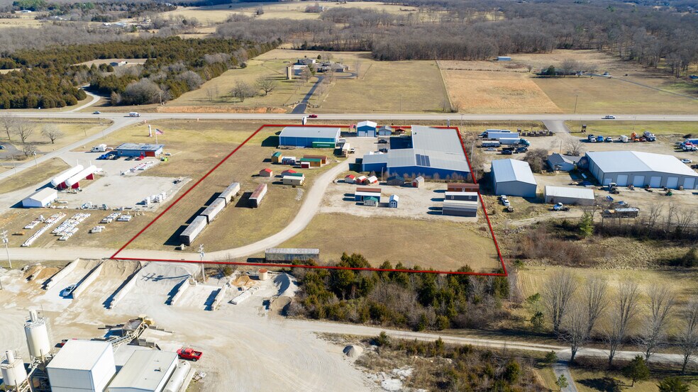 More Photos Of 19850 Houston Rd, Lebanon Showroom For Sale