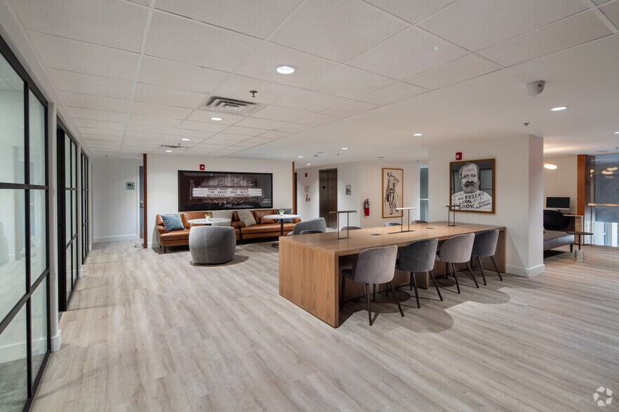 More Photos Of 479-483 N Harlem Ave, Oak Park Apartments For Lease