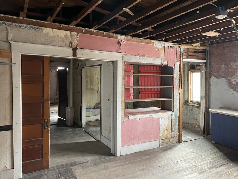 More Photos Of 60-64 Saline St, Petersburg Storefront Retail Residential For Sale