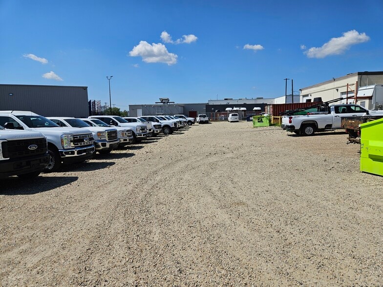 More Photos Of 8849/53 63 Avenue NW, Edmonton Showroom For Lease