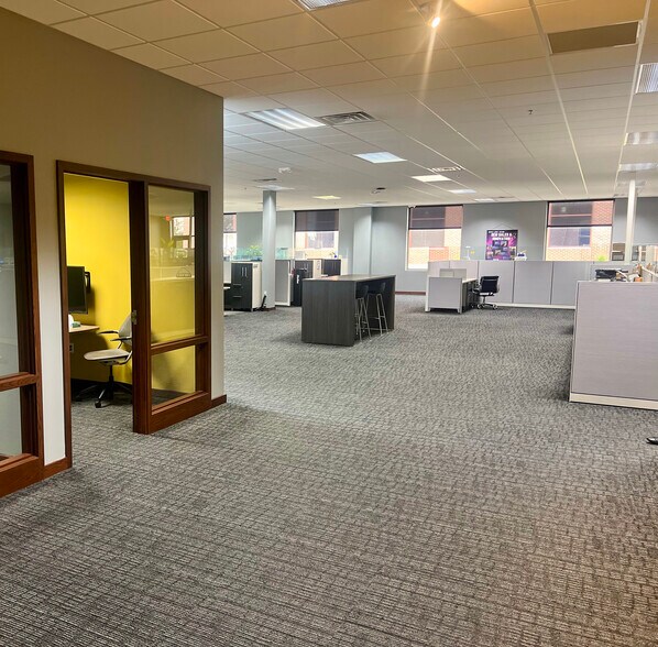 More Photos Of 2301 Jones Blvd, Coralville Medical For Lease