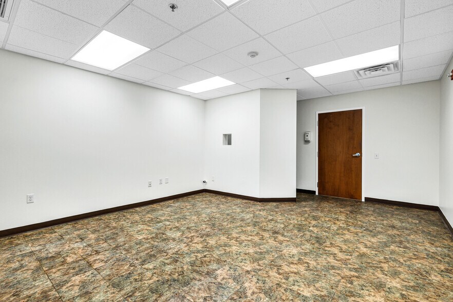 More Photos Of 15405 N 99th Ave, Sun City Medical For Lease