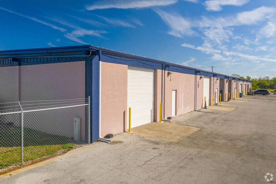 Primary Photo Of 3350 Hanson St, Fort Myers Warehouse For Lease