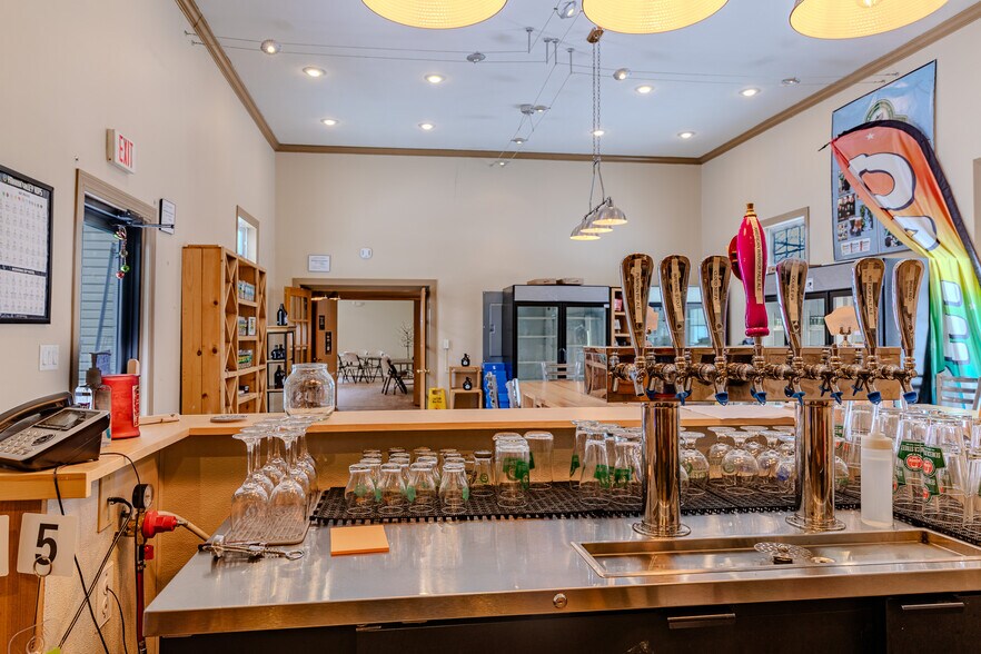 More Photos Of 315 E Seneca St, Manlius General Retail For Sale