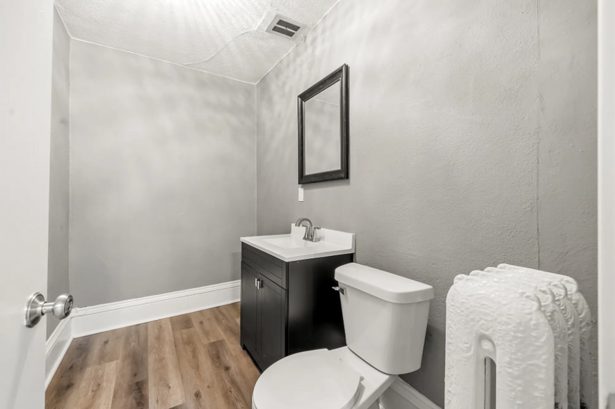 More Photos Of 2232-2242 Carter Ave, Saint Paul Unknown For Lease