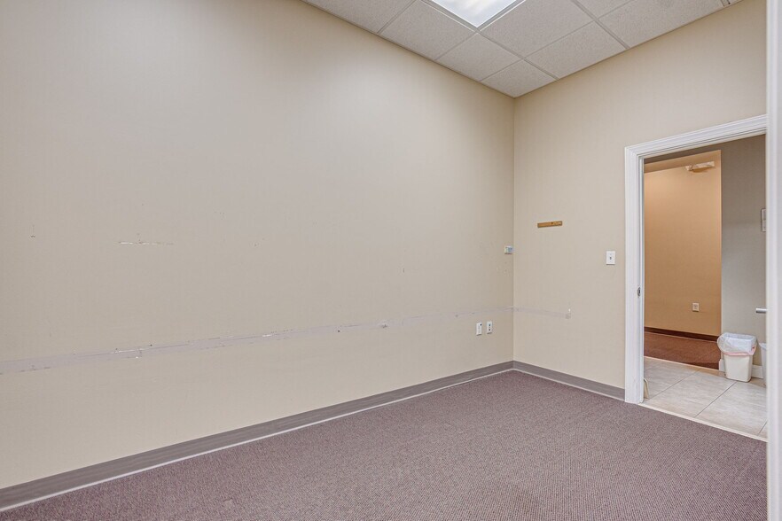 More Photos Of 1211 Bull St, Savannah Office Residential For Sale