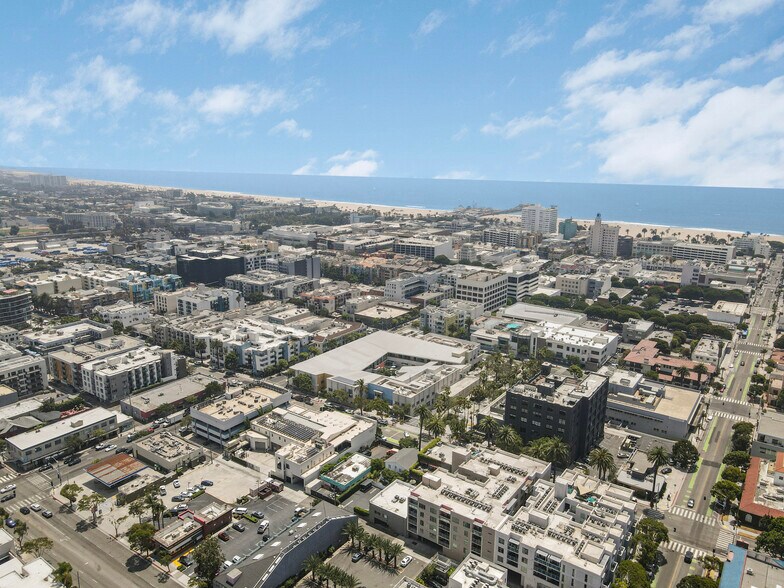 More Photos Of 1321 7th St, Santa Monica Office For Sale