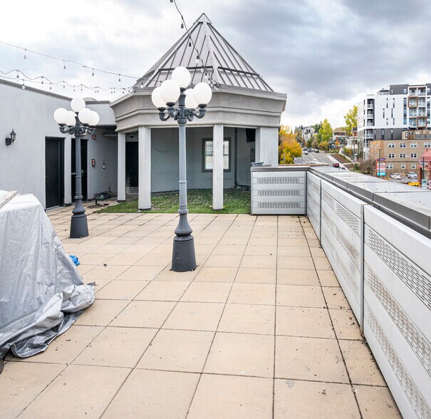 More Photos Of 1428 17th Ave SW, Calgary Restaurant For Sale