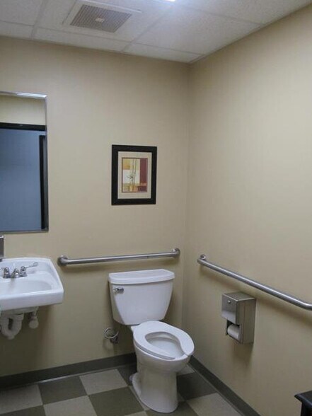 More Photos Of 3 Professional Dr, Alton Office For Lease