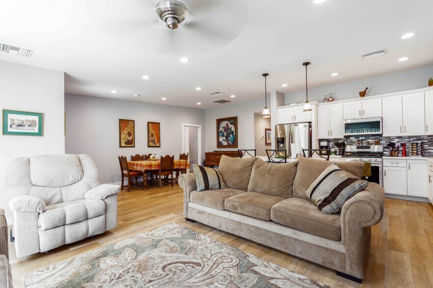 More Photos Of 207 E Monterey Way, Phoenix Office Residential For Sale