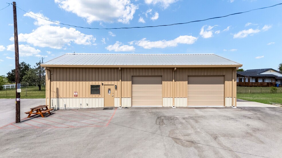 More Photos Of 5738 FM 2538, Marion Flex For Sale