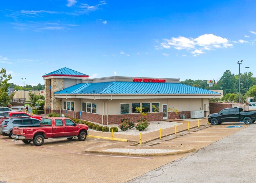 More Photos Of 4400 S Medford Dr, Lufkin Restaurant For Sale