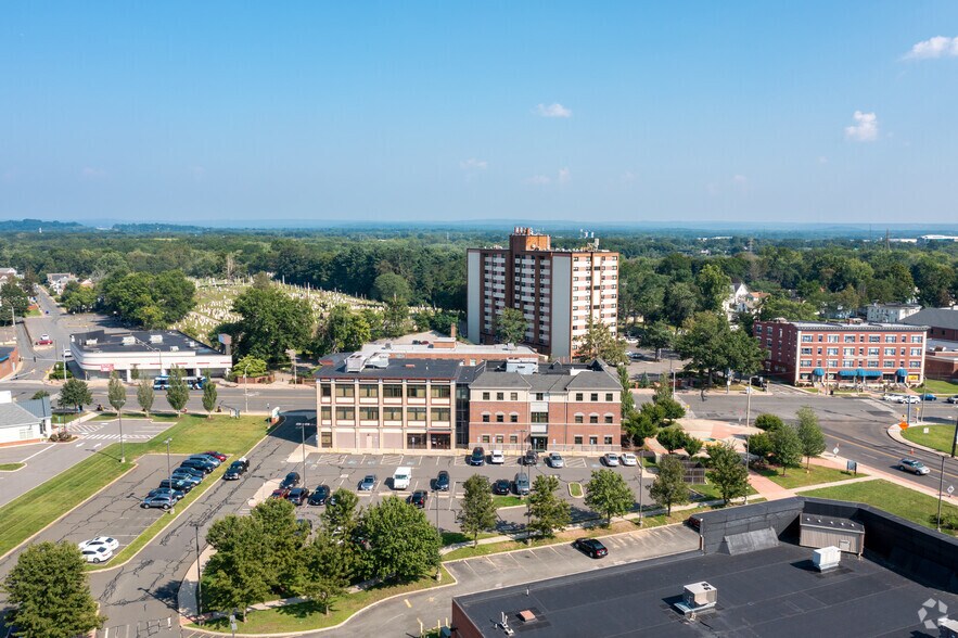 More Photos Of 893 Main St, East Hartford Medical For Lease