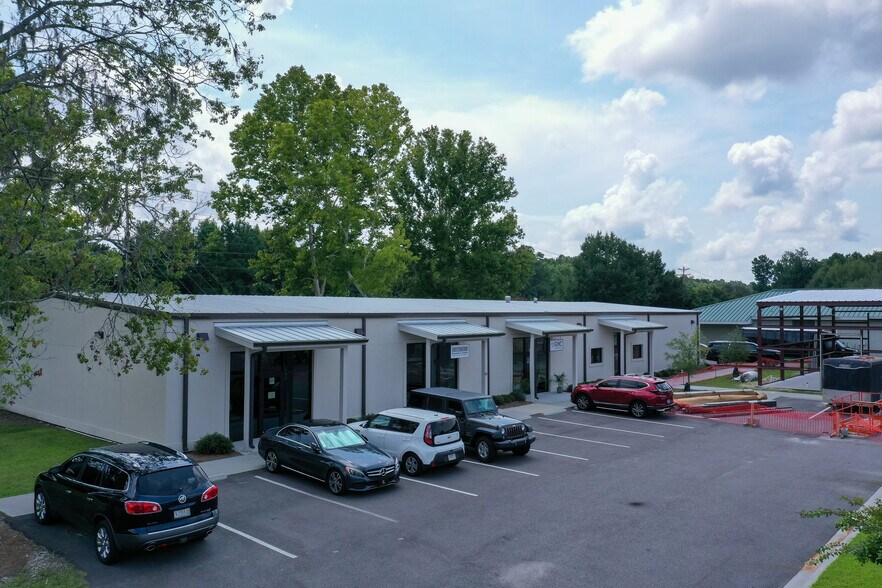 More Photos Of 63 Schinger Ave, Ridgeland Light Distribution For Lease