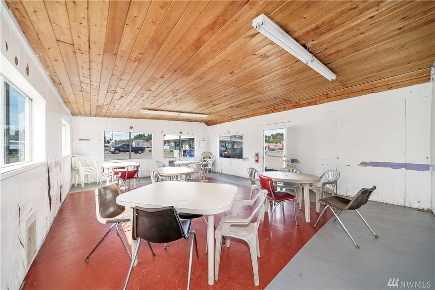 More Photos Of 651 W Main St, Chehalis Restaurant For Sale