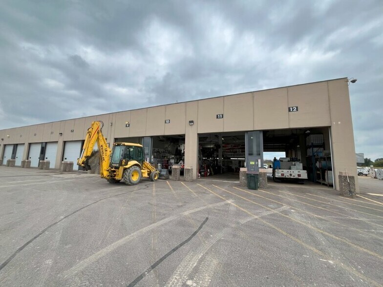 More Photos Of 4300 W 220th St, Farmington Light Distribution For Sale