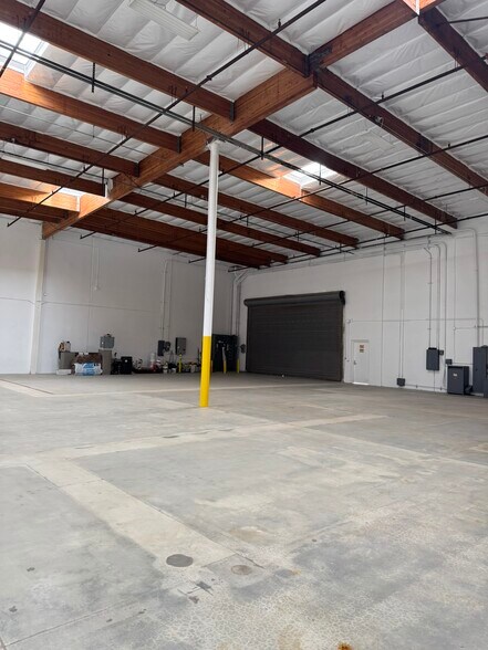 More Photos Of 850 Flynn Rd, Camarillo Warehouse For Sale