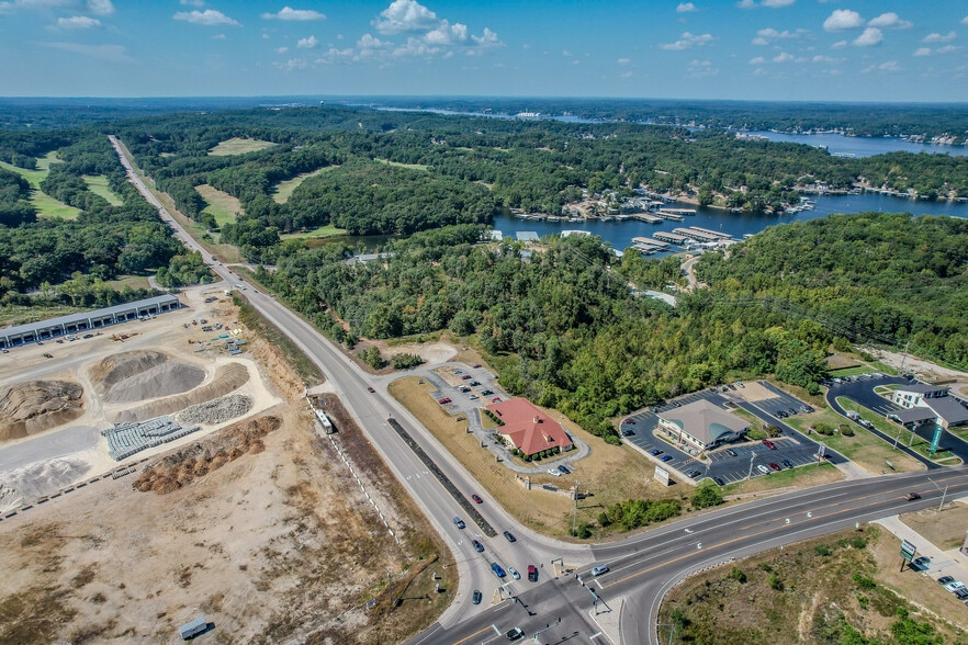 More Photos Of 109 Horseshoe Bend Pky, Lake Ozark Office For Sale