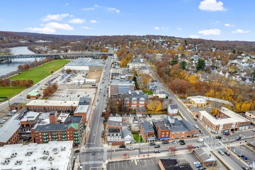 More Photos Of 356 Howe Ave, Shelton Apartments For Lease