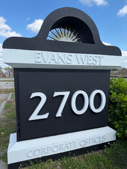 More Photos Of 2700 Evans Ave, Fort Myers Light Manufacturing For Lease