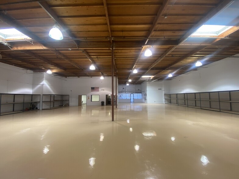 More Photos Of 2221 Las Palmas Dr, Carlsbad Warehouse For Sale